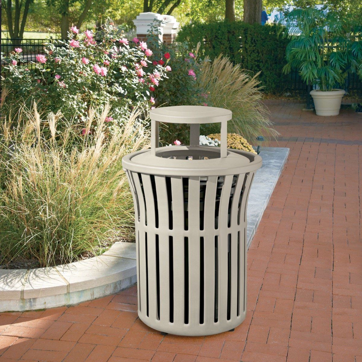Anova Rendezvous 32 Gallon Trash Receptacle, Bonnet Top | L1378BT