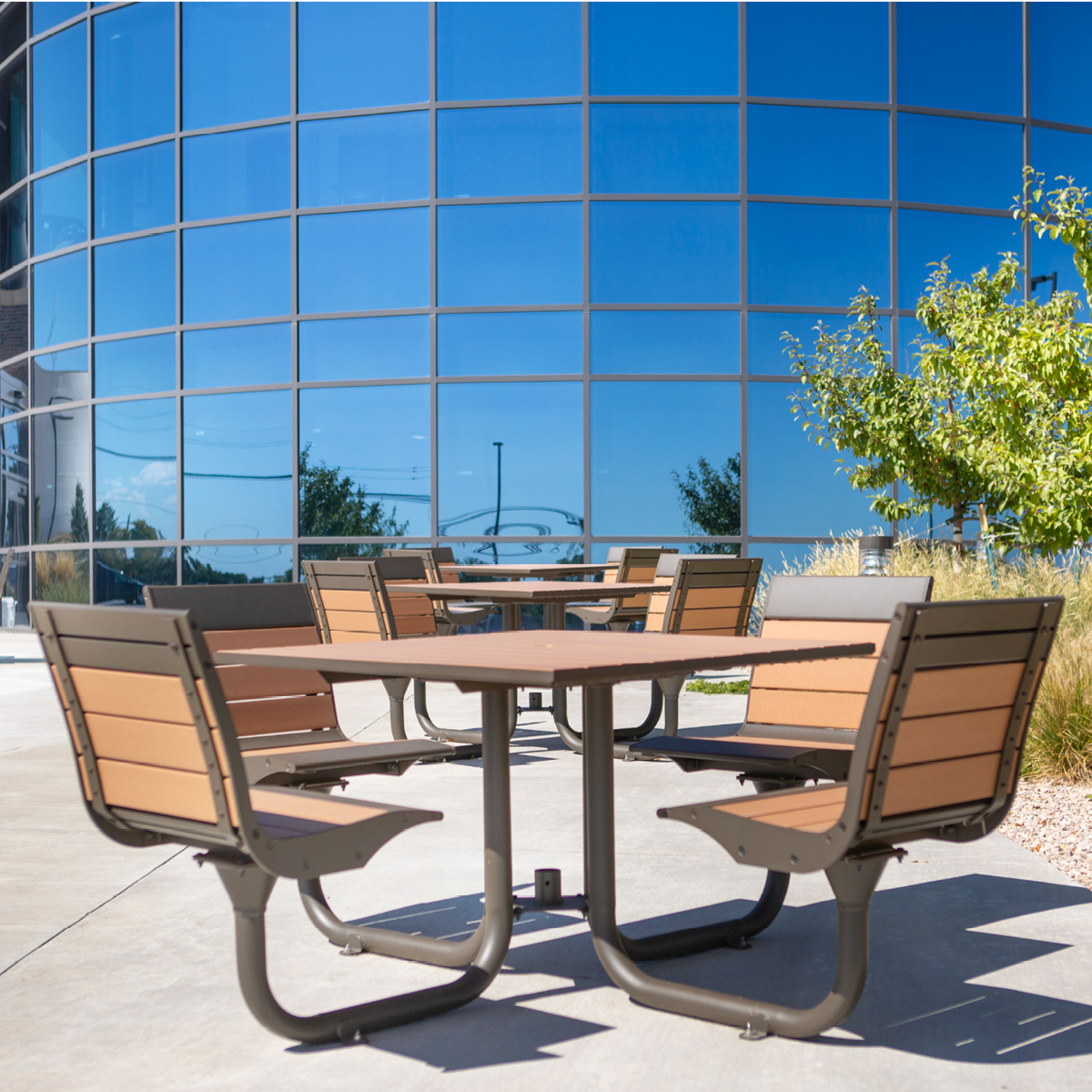 Anova Beacon Hill Recycled Plastic Table, 4 Seats | BH1840R